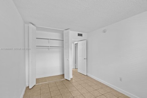 Снять в аренду кондоминиум в Норт-Майами, Флорида 2 спальни, 95.04м2, № 2028835 - фото 18