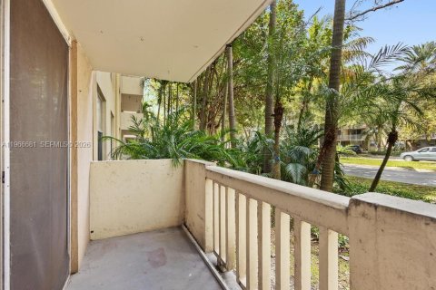 Снять в аренду кондоминиум в Норт-Майами, Флорида 2 спальни, 95.04м2, № 2028835 - фото 12