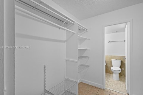 Снять в аренду кондоминиум в Норт-Майами, Флорида 2 спальни, 95.04м2, № 2028835 - фото 24