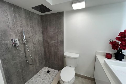 Condo in Sunny Isles Beach, Florida, 4 bedrooms  № 1935525 - photo 8