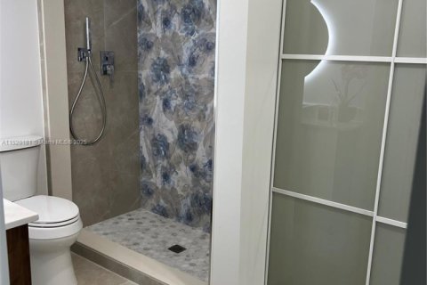 Condo in Sunny Isles Beach, Florida, 4 bedrooms  № 1935525 - photo 18