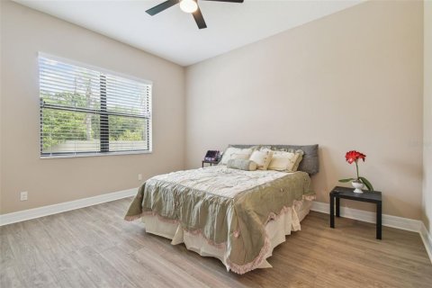 House in Land O' Lakes, Florida 5 bedrooms, 391.12 sq.m. № 2136453 - photo 2