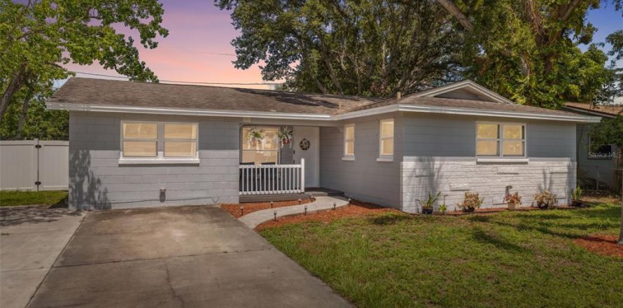 House in Pinellas Park, Florida 3 bedrooms, 115.38 sq.m. № 1788272