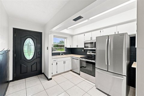 Villa ou maison à vendre à Wesley Chapel, Floride: 4 chambres, 167.6 m2 № 2324238 - photo 4