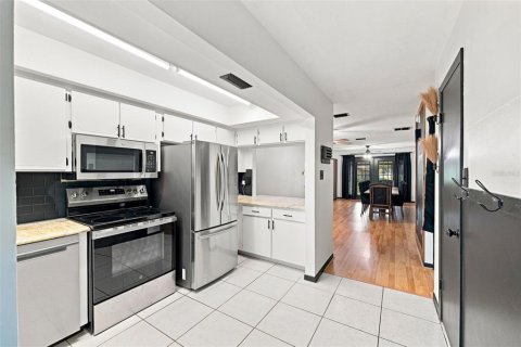 Villa ou maison à vendre à Wesley Chapel, Floride: 4 chambres, 167.6 m2 № 2324238 - photo 5
