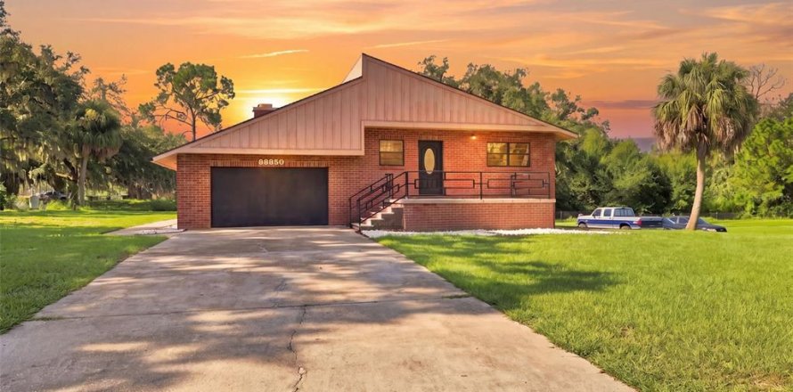 Villa ou maison à Wesley Chapel, Floride 4 chambres, 167.6 m2 № 2324238