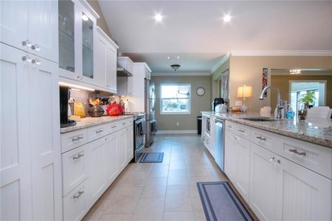 Casa en venta en Sun City Center, Florida, 2 dormitorios, 216 m2 № 1916948 - foto 18