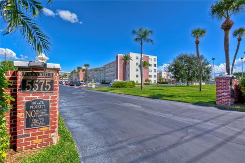 Condominio en venta en Saint Pete Beach, Florida, 2 dormitorios, 125.42 m2 № 2115768 - foto 2