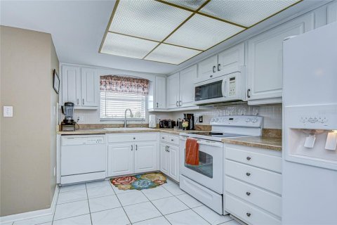 Condominio en venta en Saint Pete Beach, Florida, 2 dormitorios, 125.42 m2 № 2115768 - foto 7