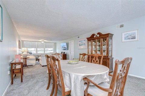Condominio en venta en Saint Pete Beach, Florida, 2 dormitorios, 125.42 m2 № 2115768 - foto 10