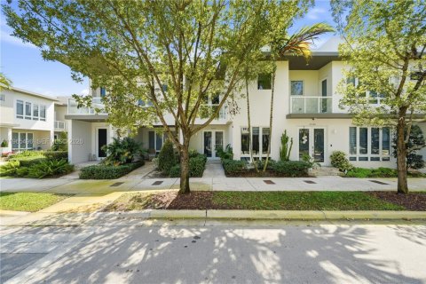 Купить таунхаус в Дорал, Флорида 4 спальни, 172.98м2, № 2038359 - фото 3