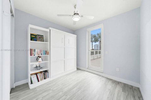 Купить таунхаус в Дорал, Флорида 4 спальни, 172.98м2, № 2038359 - фото 28