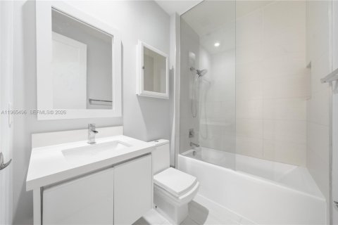 Купить таунхаус в Дорал, Флорида 4 спальни, 172.98м2, № 2038359 - фото 30