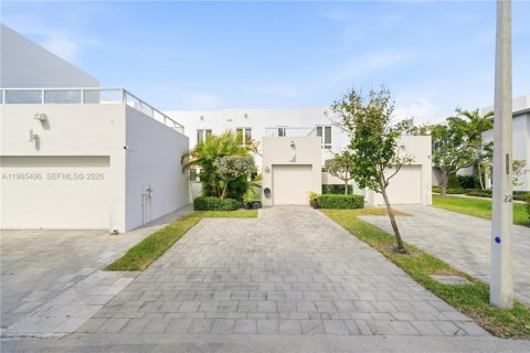 Купить таунхаус в Дорал, Флорида 4 спальни, 172.98м2, № 2038359 - фото 4