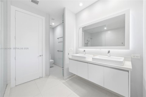 Купить таунхаус в Дорал, Флорида 4 спальни, 172.98м2, № 2038359 - фото 18