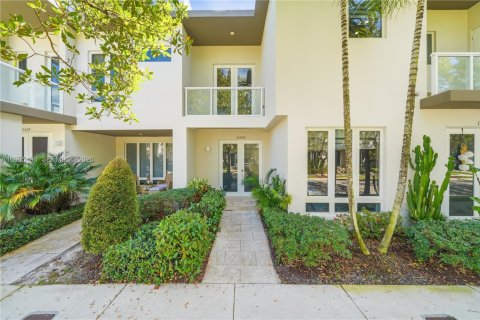 Adosado en LANDMARK en Doral, Florida 4 dormitorios, 172.98 m2 № 2038359