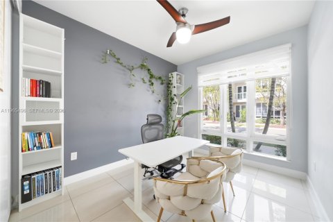 Купить таунхаус в Дорал, Флорида 4 спальни, 172.98м2, № 2038359 - фото 14