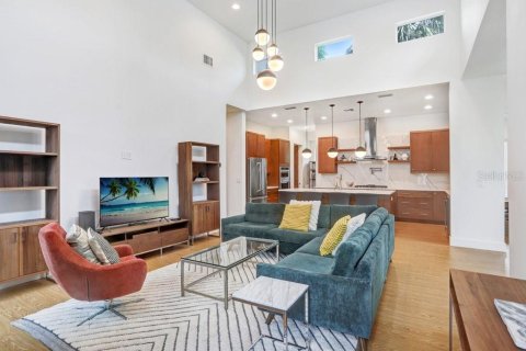 Villa ou maison à louer à Tampa, Floride: 4 chambres, 216.28 m2 № 2114240 - photo 17