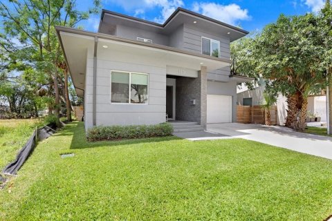 Villa ou maison à louer à Tampa, Floride: 4 chambres, 216.28 m2 № 2114240 - photo 4