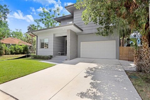Villa ou maison à louer à Tampa, Floride: 4 chambres, 216.28 m2 № 2114240 - photo 3