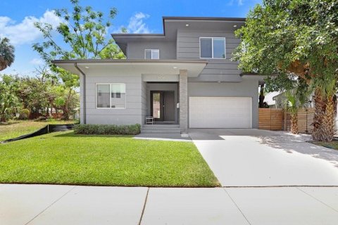 Villa ou maison à louer à Tampa, Floride: 4 chambres, 216.28 m2 № 2114240 - photo 2