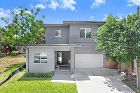 Villa ou maison à Tampa, Floride 4 chambres, 216.28 m2 № 2114240