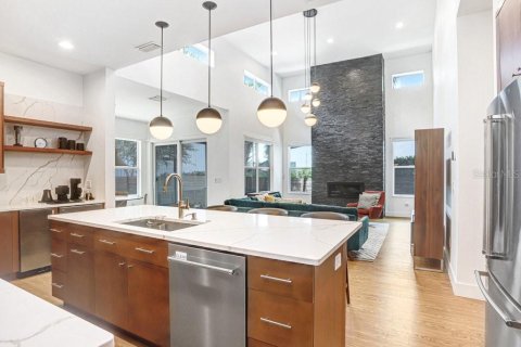 Villa ou maison à louer à Tampa, Floride: 4 chambres, 216.28 m2 № 2114240 - photo 12