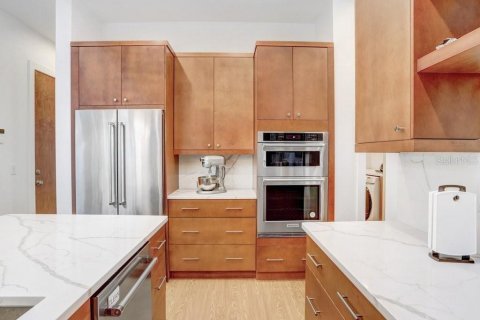 Villa ou maison à louer à Tampa, Floride: 4 chambres, 216.28 m2 № 2114240 - photo 10
