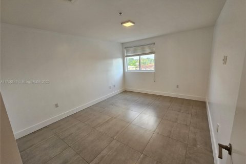 Commercial property in Miami, Florida № 1958382 - photo 26