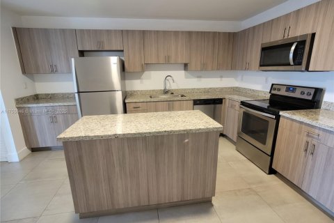 Commercial property in Miami, Florida № 1958382 - photo 20