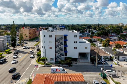 Commercial property in Miami, Florida № 1958382 - photo 4