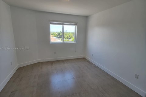 Commercial property in Miami, Florida № 1958382 - photo 23