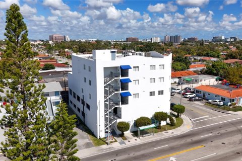 Commercial property in Miami, Florida № 1958382 - photo 3