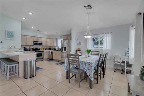 Купить виллу или дом в Ки-Ларго, Флорида 3 спальни, 125.42м2, № 1957899 - фото 14