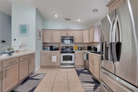 Купить виллу или дом в Ки-Ларго, Флорида 3 спальни, 125.42м2, № 1957899 - фото 16