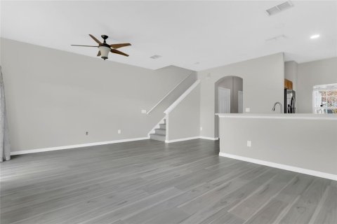 Townhouse in Ocoee, Florida 2 bedrooms, 118.45 sq.m. № 2156677 - photo 3