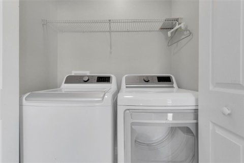 Townhouse in Ocoee, Florida 2 bedrooms, 118.45 sq.m. № 2156677 - photo 20