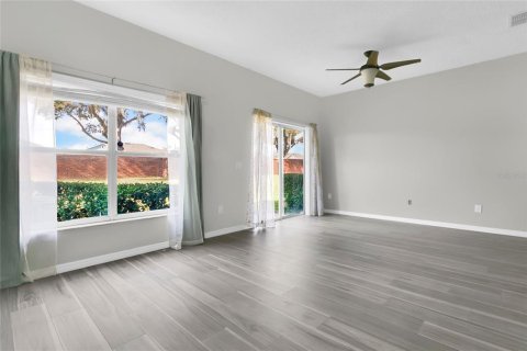 Townhouse in Ocoee, Florida 2 bedrooms, 118.45 sq.m. № 2156677 - photo 5