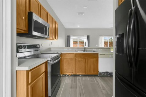 Townhouse in Ocoee, Florida 2 bedrooms, 118.45 sq.m. № 2156677 - photo 8