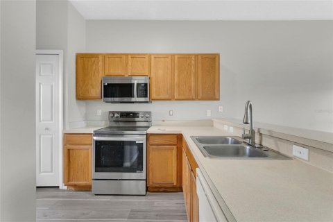 Townhouse in Ocoee, Florida 2 bedrooms, 118.45 sq.m. № 2156677 - photo 7