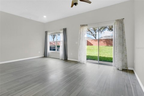 Townhouse in Ocoee, Florida 2 bedrooms, 118.45 sq.m. № 2156677 - photo 9