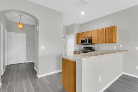 Townhouse in Ocoee, Florida 2 bedrooms, 118.45 sq.m. № 2156677 - photo 6