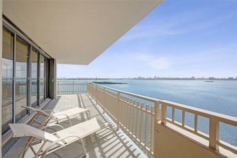 Condominio en Miami, Florida, 3 dormitorios  № 2029653