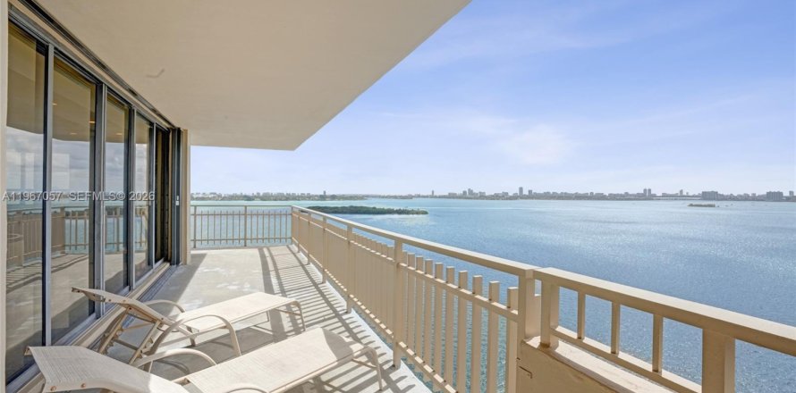 Condominio en Miami, Florida, 3 dormitorios  № 2029653