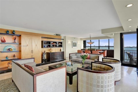 Condominio en venta en Miami, Florida, 3 dormitorios, 255.39 m2 № 2029653 - foto 7