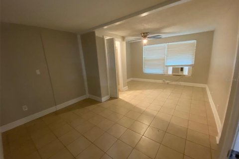 Apartamento en alquiler en Plant City, Florida, 3 dormitorios, 92.9 m2 № 1827328 - foto 6