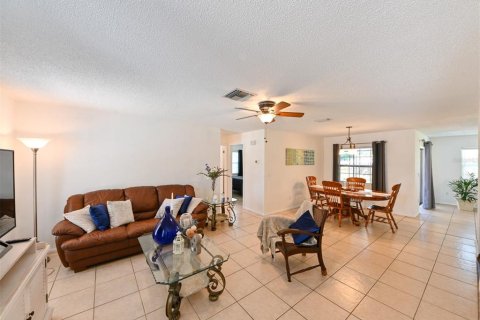 Casa en venta en Tampa, Florida, 3 dormitorios, 137.12 m2 № 1725509 - foto 7