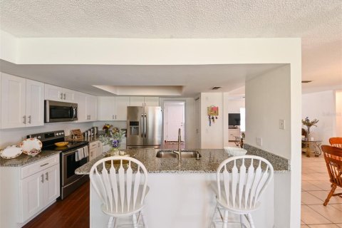 Casa en venta en Tampa, Florida, 3 dormitorios, 137.12 m2 № 1725509 - foto 19