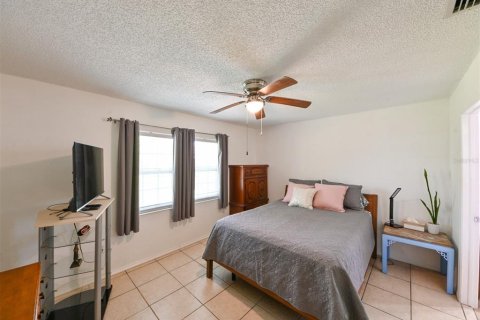Casa en venta en Tampa, Florida, 3 dormitorios, 137.12 m2 № 1725509 - foto 21