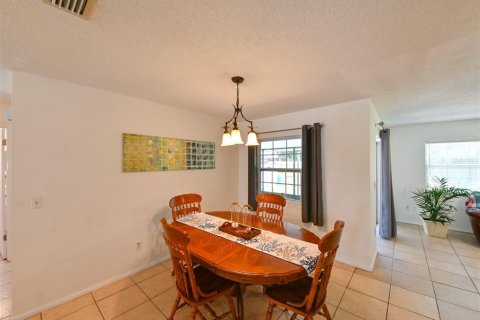 Casa en venta en Tampa, Florida, 3 dormitorios, 137.12 m2 № 1725509 - foto 9
